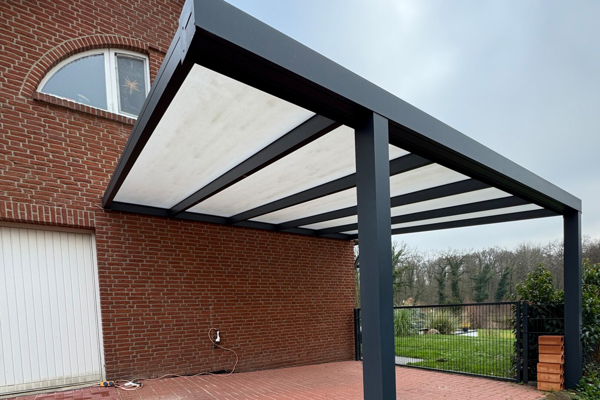 Aluminium Carport mit Glasdach in Hannover